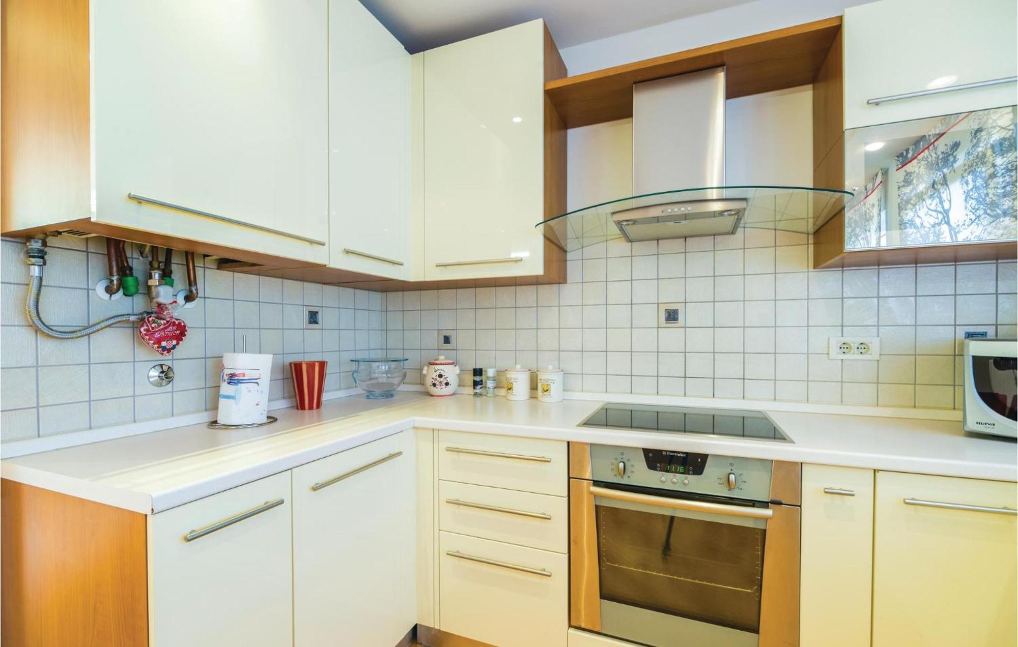 Cozy Apartment In Rijeka With Kitchen 외부 사진