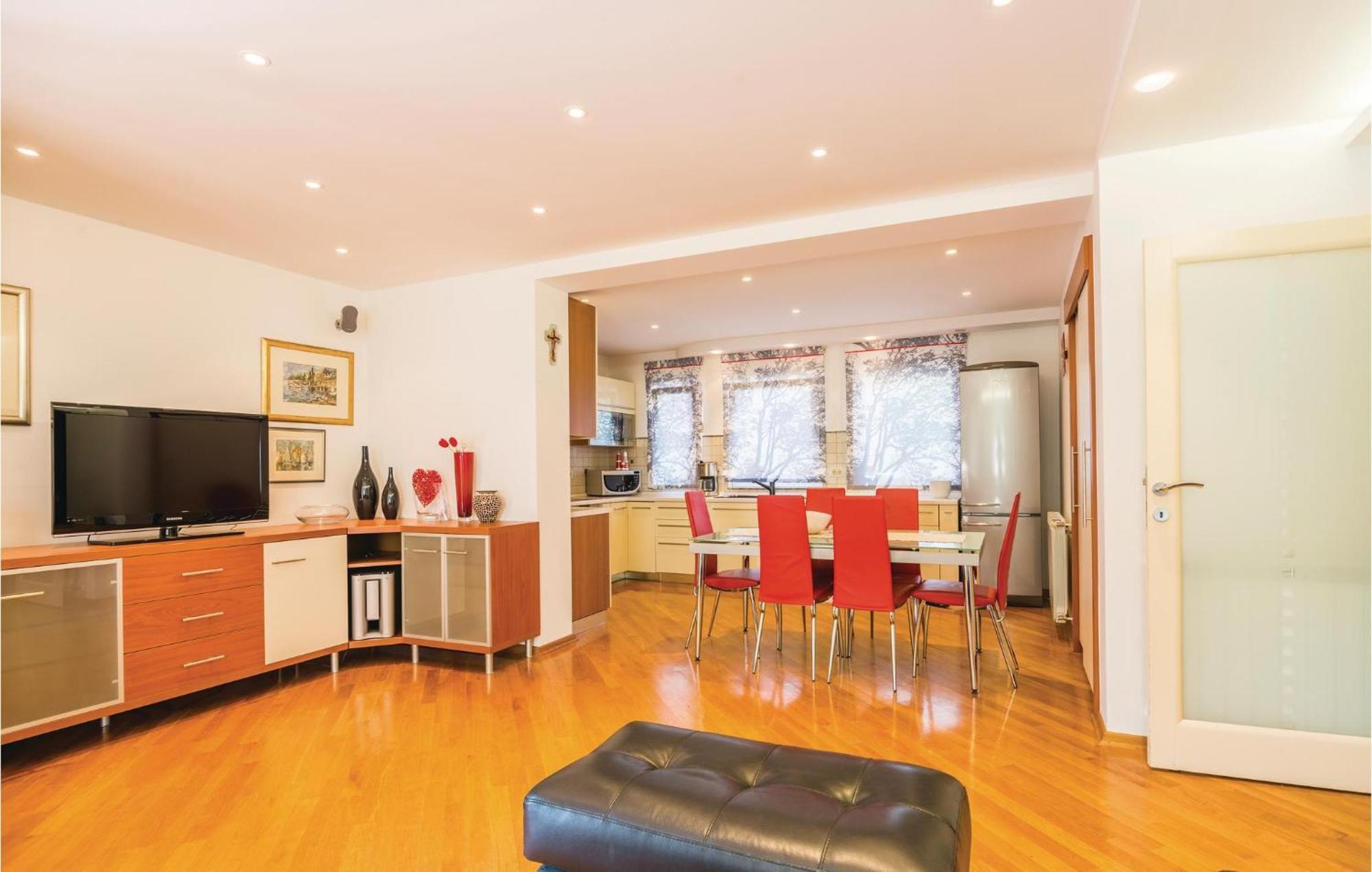 Cozy Apartment In Rijeka With Kitchen 외부 사진