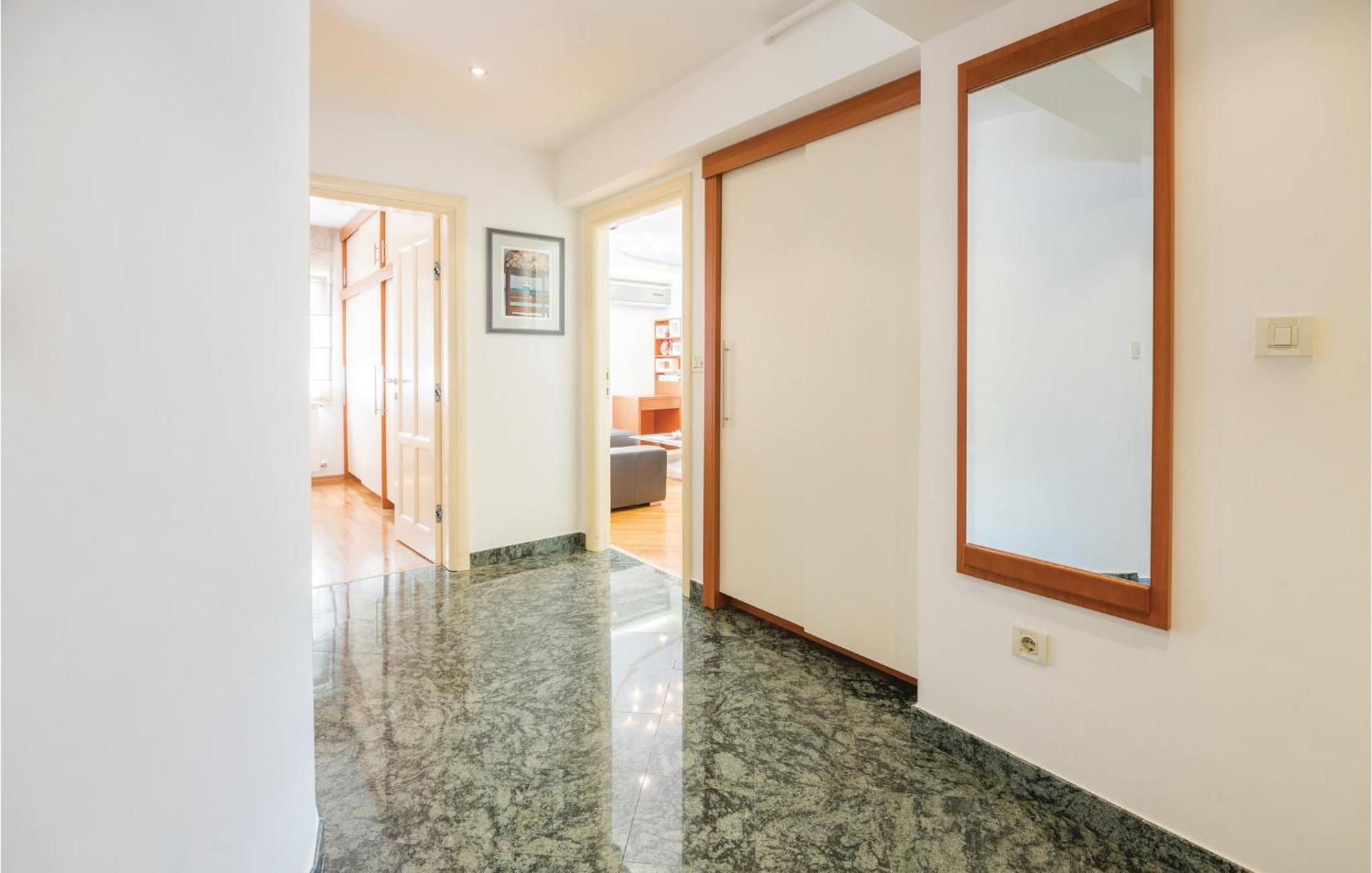 Cozy Apartment In Rijeka With Kitchen 외부 사진